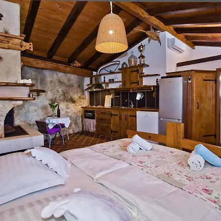 Marcelina * Hvar Town